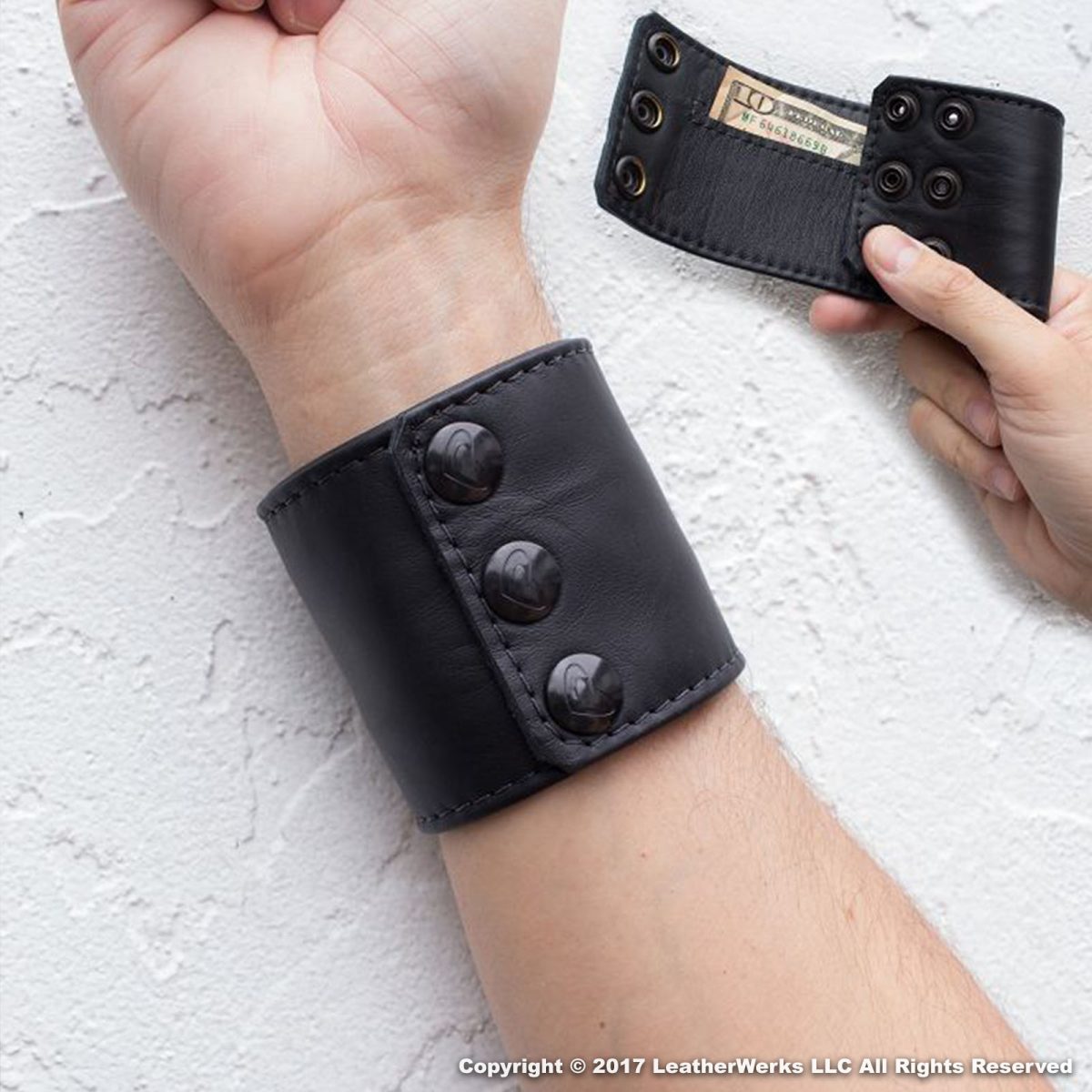 Plonge Wrist Wallet Black Snap