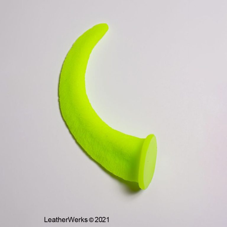 44000510 Woofy Show Tail Glow Lime