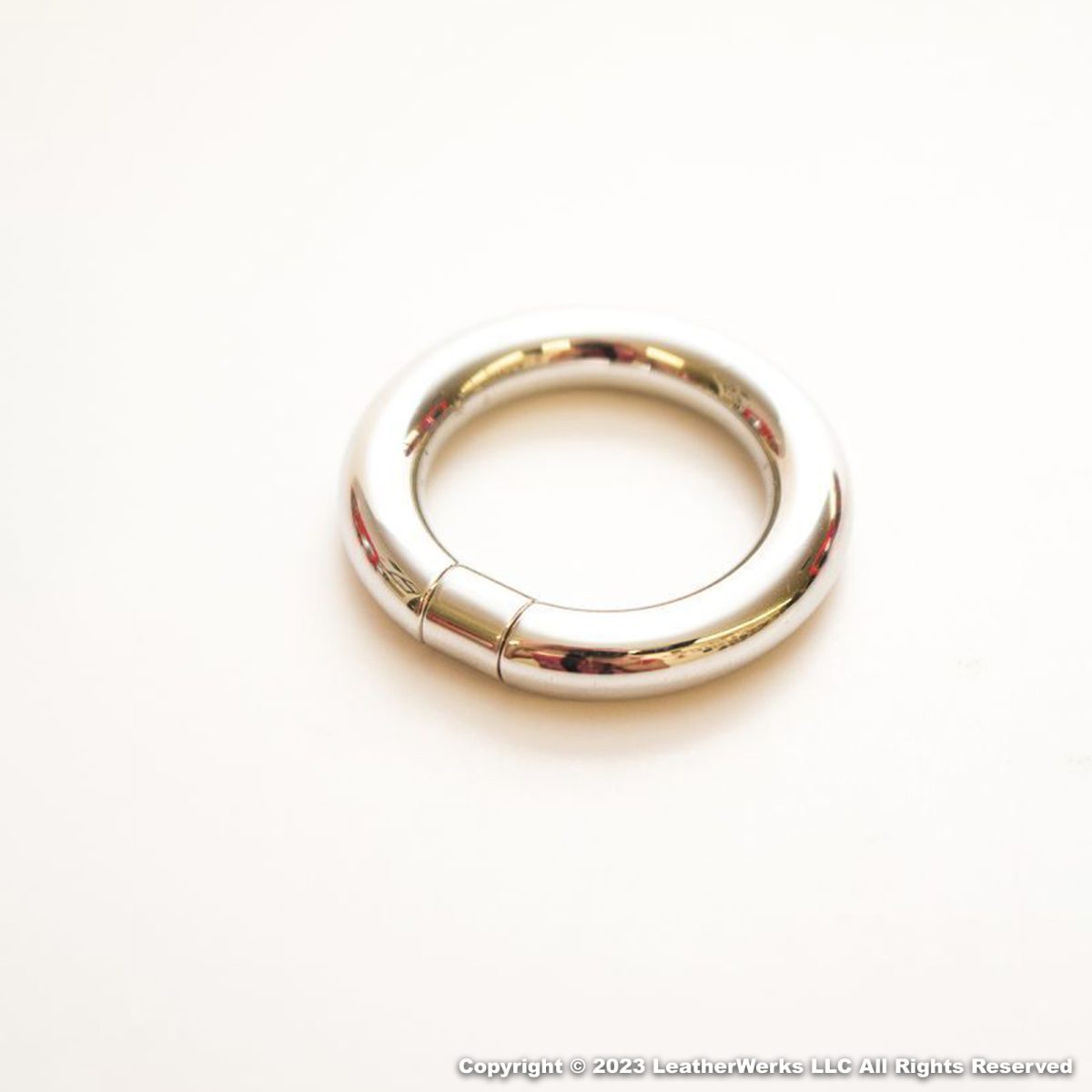 2G Captive Bar Ring